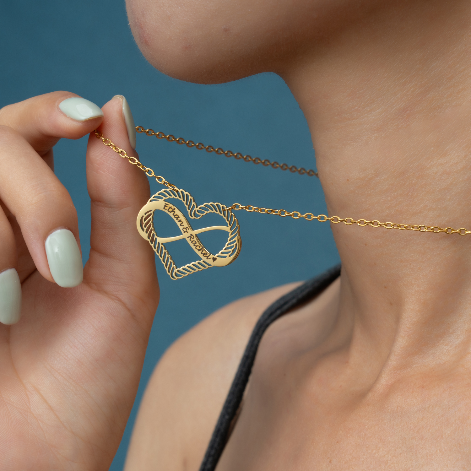 Colgante personalizado de corazón e infinito