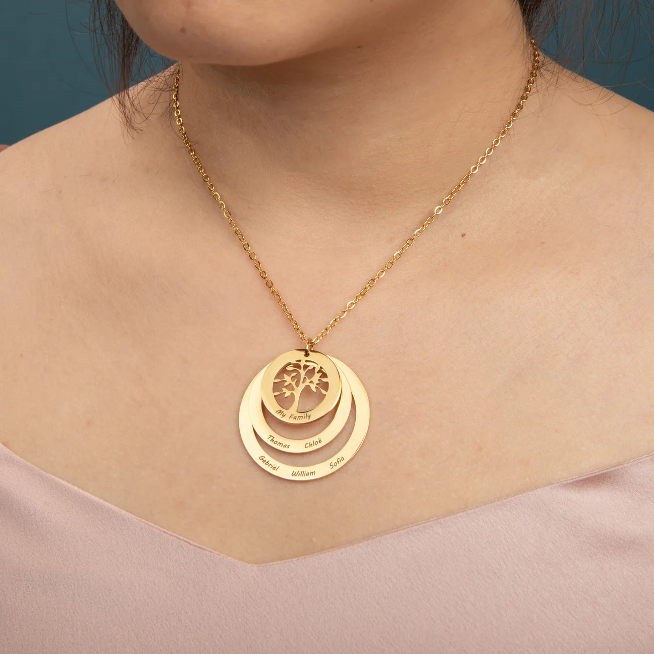 Personalized Family Tree Circle Pendant