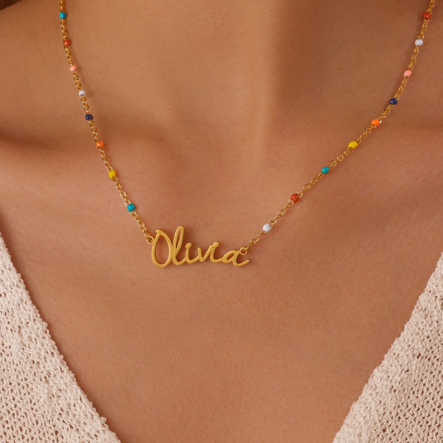 Collar con nombre y cuentas estilo bohemio