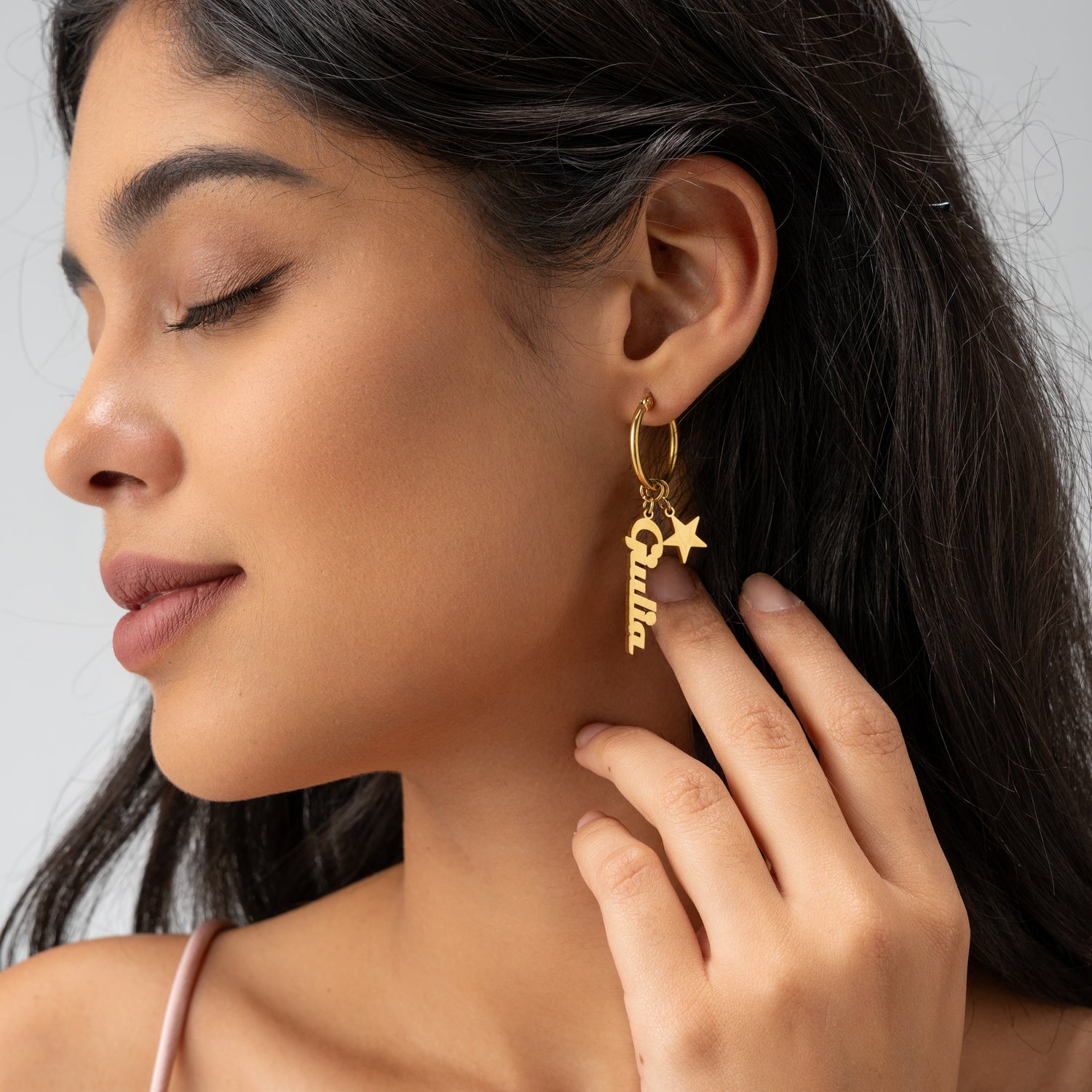 Pendientes de aro con nombre personalizado y dije de estrella