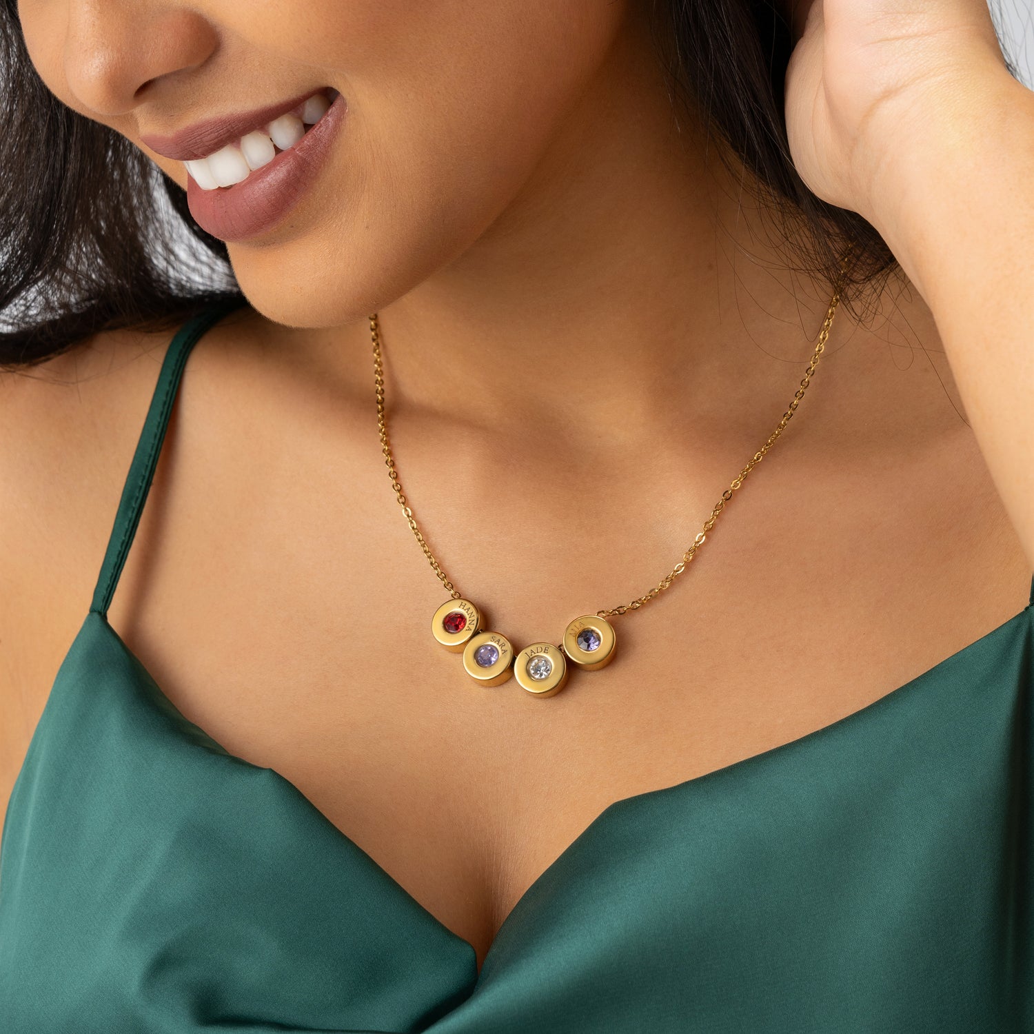 Collar de cuentas personalizado con nombres y piedras de nacimiento grabadas