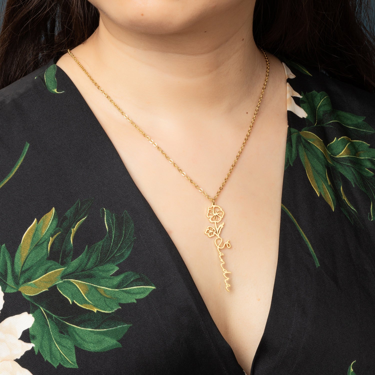 Collar con colgante de flores