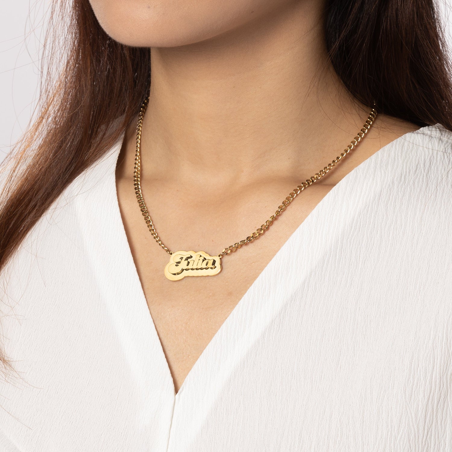 Collar con placa de identificación con escritura