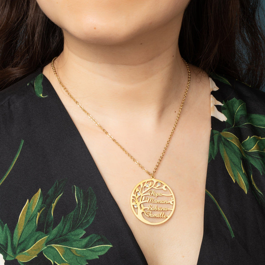 Name Necklace with Family Tree and Pearls